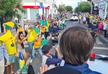 Bolsonaro sai as ruas de Caicó em carro aberto na manhã desta quarta-feira (09)